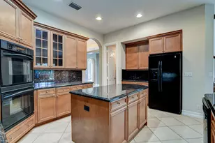 670 Edgebrook Ln, West Palm Beach, FL 33411 - Photo 4