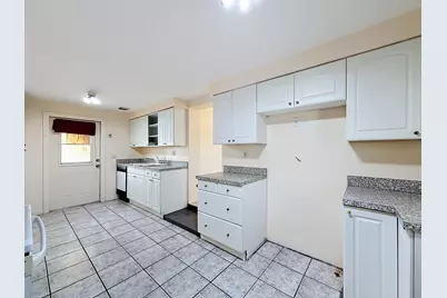 2066 Tarragon Road, West Palm Beach, FL 33415 - Photo 18