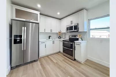 953 NE 37th Street, Oakland Park, FL 33334 - Photo 1