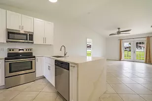 5241 Breadfruit Cir, Delray Beach, FL 33484 - Photo 2
