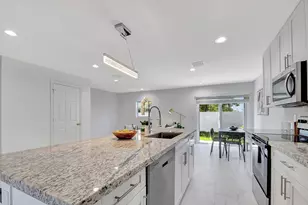 3868 Patio Ct, Palm Springs, FL 33461 - Photo 8