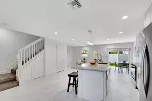 3868 Patio Ct, Palm Springs, FL 33461 - Photo 4