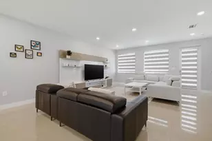 6642 NW 103rd Pkwy, Doral, FL 33178 - Photo 6