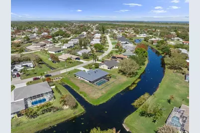 1902 SE Gaskins Circle, Port Saint Lucie, FL 34952 - Photo 8