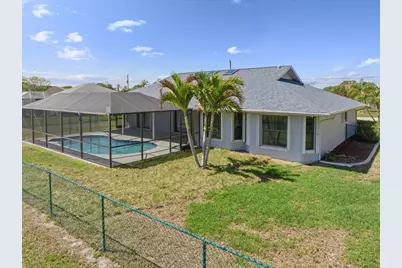 1902 SE Gaskins Circle, Port Saint Lucie, FL 34952 - Photo 16