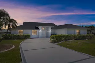 1902 SE Gaskins Cir, Port Saint Lucie, FL 34952 - Photo 2