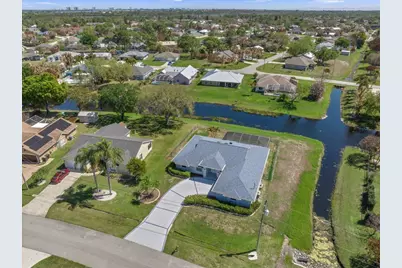 1902 SE Gaskins Circle, Port Saint Lucie, FL 34952 - Photo 10