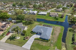 1902 SE Gaskins Cir, Port Saint Lucie, FL 34952 - Photo 10