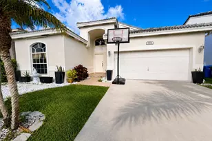 3071 Dogwood Ln, Margate, FL 33063 - Photo 2