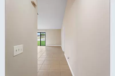 2242 SE Breckenridge Circle, Port Saint Lucie, FL 34952 - Photo 8