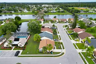 2242 SE Breckenridge Cir, Port Saint Lucie, FL 34952 - Photo 32