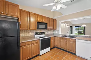 2242 SE Breckenridge Cir, Port Saint Lucie, FL 34952 - Photo 14