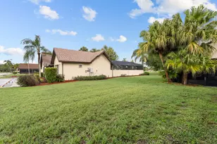2242 SE Breckenridge Cir, Port Saint Lucie, FL 34952 - Photo 4