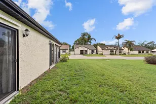 2242 SE Breckenridge Cir, Port Saint Lucie, FL 34952 - Photo 26