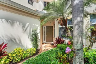 101 Palm Bay Cir, Palm Beach Gardens, FL 33418 - Photo 2