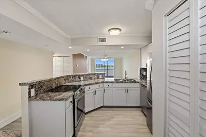 115 Lake Emerald #304, Oakland Park, FL 33309 - Photo 2