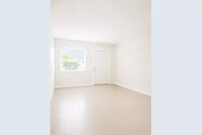 125 W 17th Street W #1, Riviera Beach, FL 33404 - Photo 2