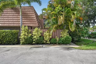 825 Center St, Jupiter, FL 33458 - Photo 1