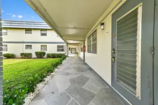 686 Brittany Dr, Delray Beach, FL 33446 - Photo 10