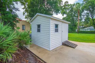 2301 Avalon Ave, Vero Beach, FL 32960 - Photo 12