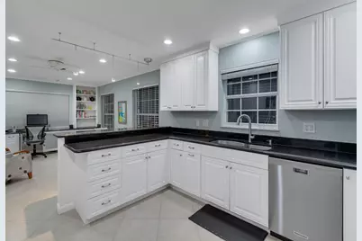 2301 Avalon Avenue, Vero Beach, FL 32960 - Photo 28