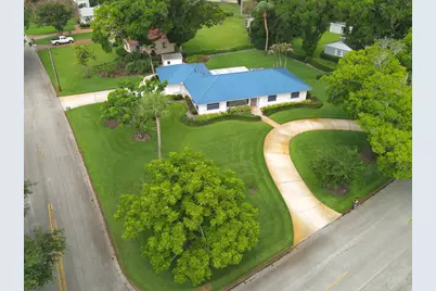 2301 Avalon Avenue, Vero Beach, FL 32960 - Photo 2
