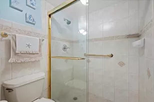 1205 NE Sandy Ln, Singer Island, FL 33404 - Photo 16