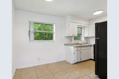 210 NE 38th Street, Oakland Park, FL 33334 - Photo 4