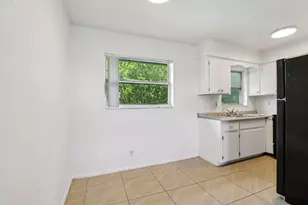 210 NE 38th St, Oakland Park, FL 33334 - Photo 4