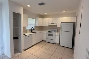 1215 Hyacinth Pl, Wellington, FL 33414 - Photo 2