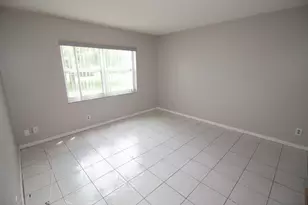9621 Sunrise Lakes Blvd, Sunrise, FL 33322 - Photo 8