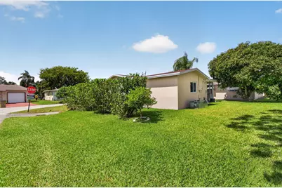 1601 NW 48th Place, Deerfield Beach, FL 33064 - Photo 22