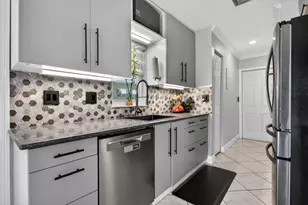 1601 NW 48th Pl, Deerfield Beach, FL 33064 - Photo 4