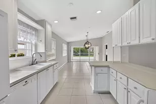 8093 Montserrat Pl, Wellington, FL 33414 - Photo 12
