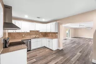 3201 Alice Dr, Palm Springs, FL 33461 - Photo 14