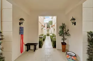 23 Live Oak Cir, Tequesta, FL 33469 - Photo 4