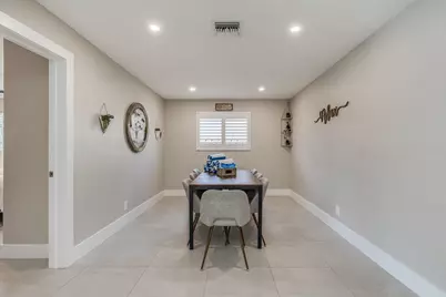 300 SE 8th Court, Pompano Beach, FL 33060 - Photo 8