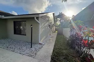 9083 W Highland Pines Dr, Palm Beach Gardens, FL 33418 - Photo 2