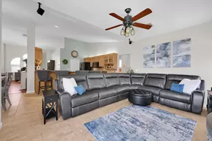 842 SE Quiescent Ln, Port Saint Lucie, FL 34983 - Photo 16