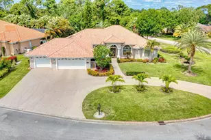 8055 Kiawah Trce, Port Saint Lucie, FL 34986 - Photo 2