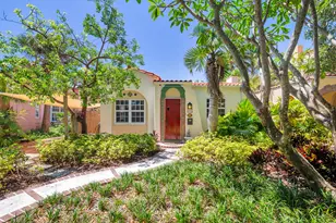714 Sunset Rd, West Palm Beach, FL 33401 - Photo 1