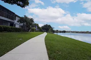 2737 S Oakland Forest Dr, Oakland Park, FL 33309 - Photo 16