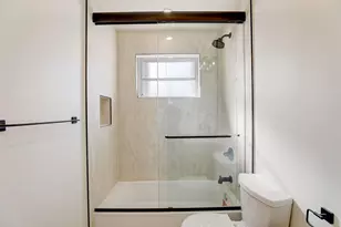3900 N 45th Ave, Hollywood, FL 33021 - Photo 18