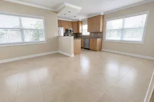 1221 SE 3rd St, Deerfield Beach, FL 33441 - Photo 8