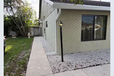 9085 W Highland Pines Drive, Palm Beach Gardens, FL 33418 - Photo 2