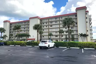 10152 S Ocean Dr, Jensen Beach, FL 34957 - Photo 2
