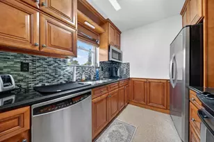 262 SE Monterey Ave, Stuart, FL 34996 - Photo 34