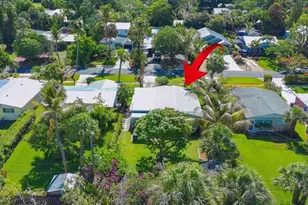 262 SE Monterey Ave, Stuart, FL 34996 - Photo 10