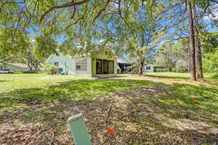 1370 SE Rivergreen Cir, Port Saint Lucie, FL 34952 - Photo 4