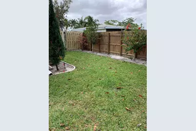 2325 NE 4th Avenue, Boca Raton, FL 33431 - Photo 14
